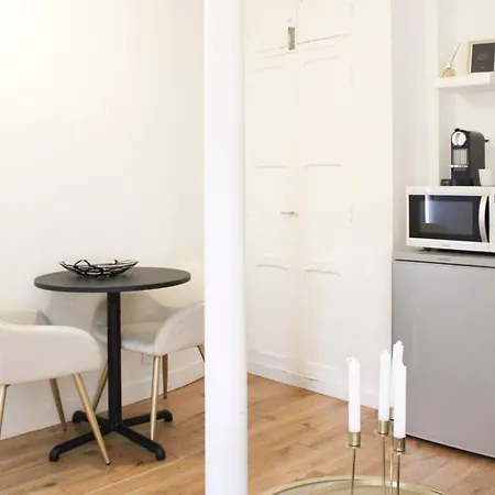 Nice And Comfortable Studio Apartment Paris Exterior photo